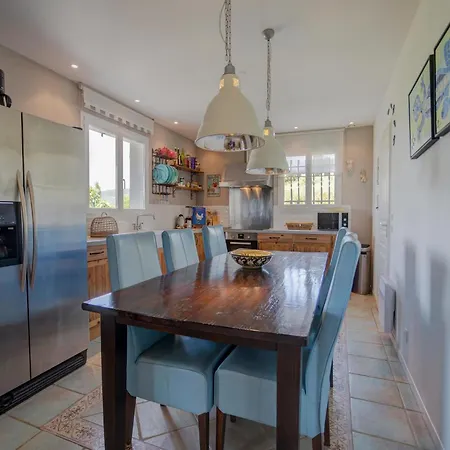 Stylish Family In Villa Félines-Minervois