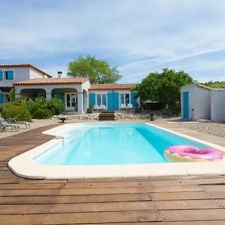 فيلة Spacious With Private Swimming Pool