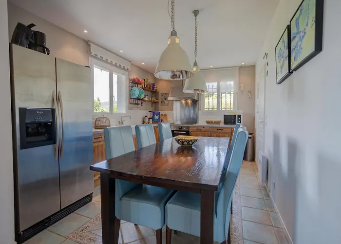 Stylish Family In Villa Félines-Minervois