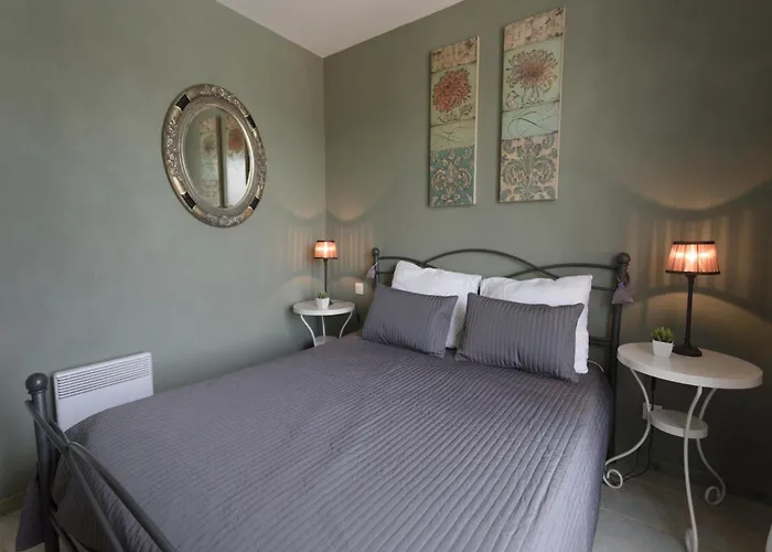 Stylish Family In Villa Félines-Minervois